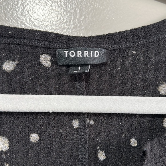 Torrid Black Thermal Waffle Henley White Bleach Splatter Top Plus Size 1X - Picture 3 of 5